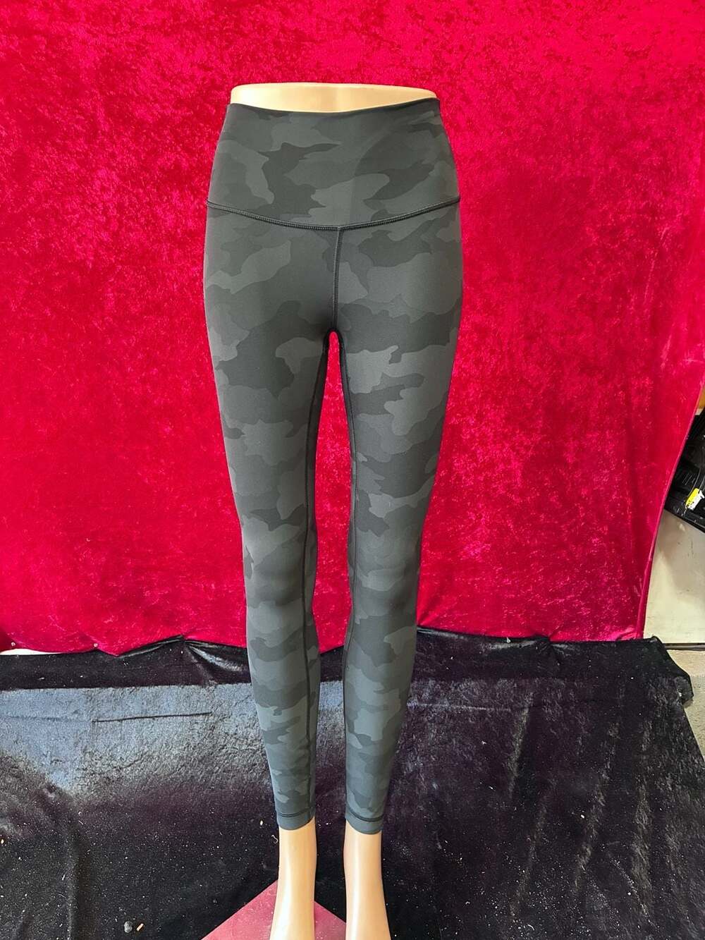 Lululemon Wunder Under High-Rise Tight Camo Green Size 0. 28” inseam